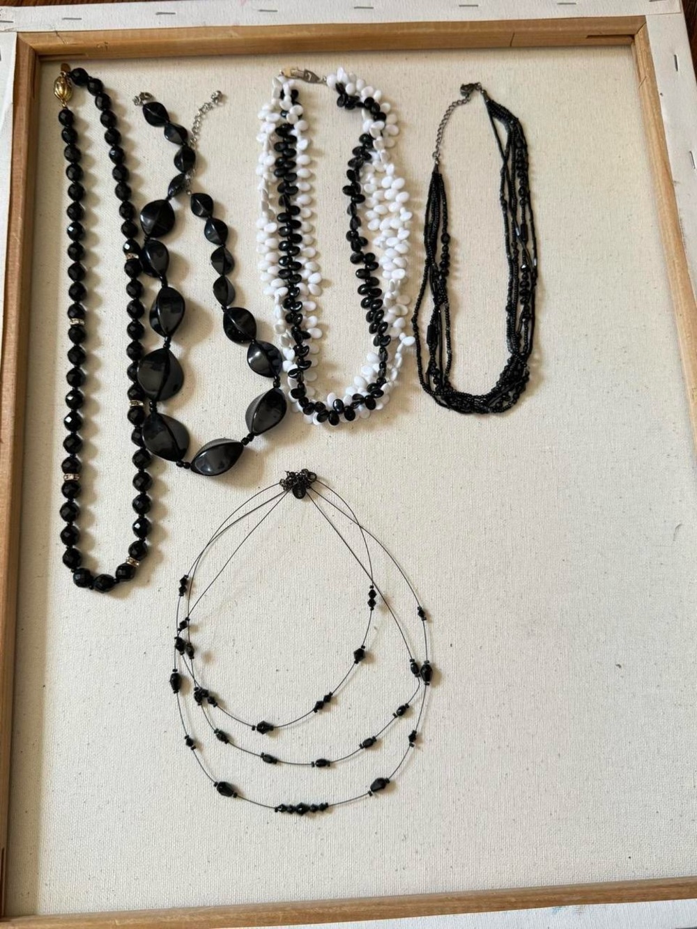 ⚫ Black & White Contrast Jewelry Lot – Beaded & Statement Pieces ⚪